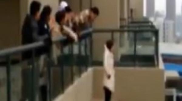 imagini spectaculoase cum impiedica un pompier o femeie sa se sinucida