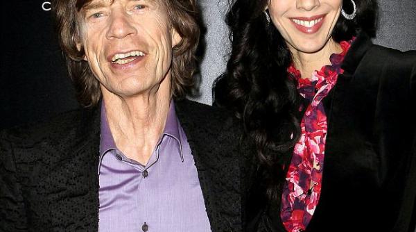 mick jagger vocalistul trupei the rolling stones devastat de ce s a intamplat cu prietena sa