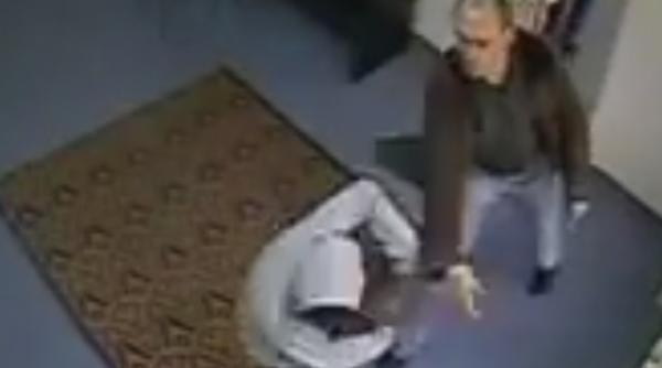 minora batuta de eful poli iei piatra neam video