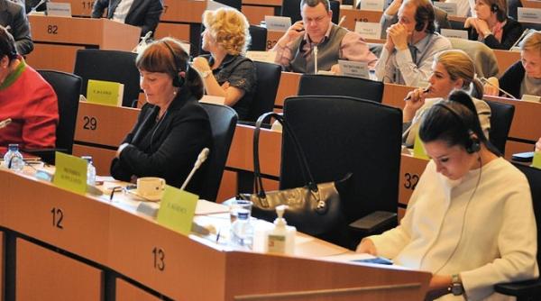 eba o ataca pe monica macovei pentru ca il critica pe basescu