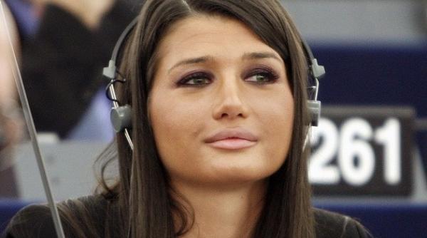 eba sus inuta de ale ii locali din prahova