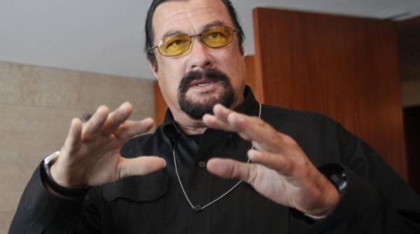 aflat in romania steven seagal a facut o vizita surpriza foto