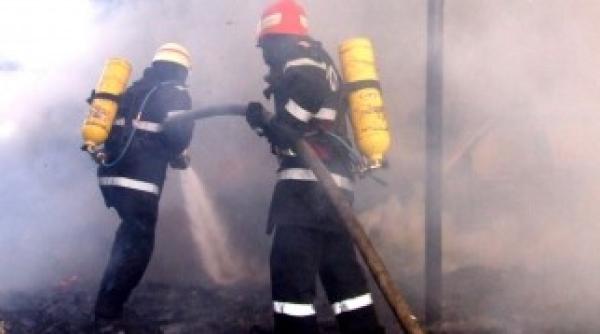 incendiu puternic in capitala fumul se vede de la 10 kilometri video