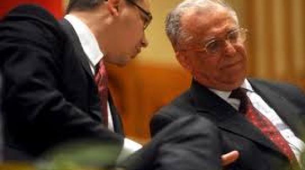 cum comenteaza iliescu anun ul lui ponta ca pleaca din politica