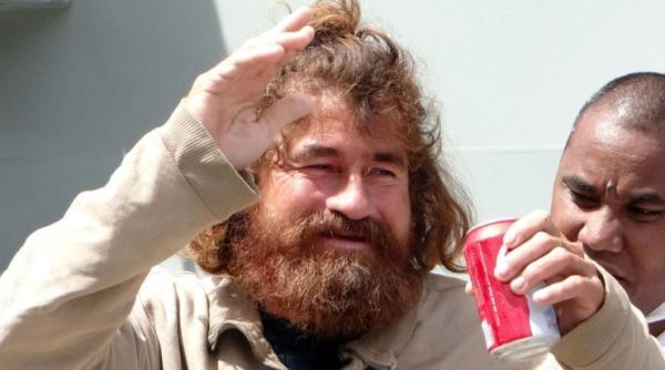 naufragiatul care a plutit 13 luni in deriva a trecut testul cu detectorul de minciuni