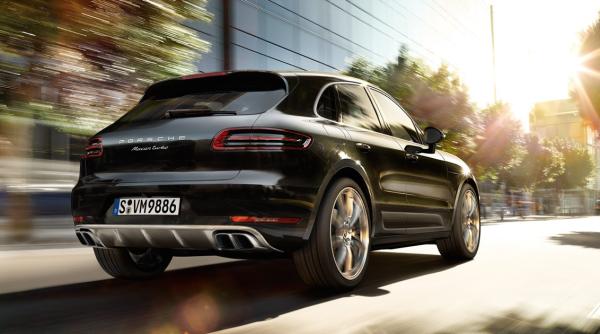 situa ia jenanta pentru porsche chiar in ziua lansarii salvat de dacia duster