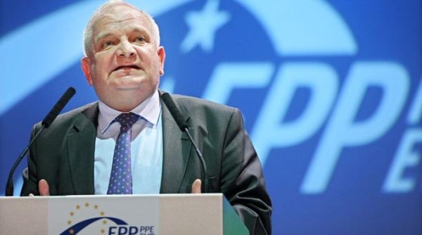 un lider al dreptei franceze creeaza convulsii in ppe joseph daul stupid i intolerabil