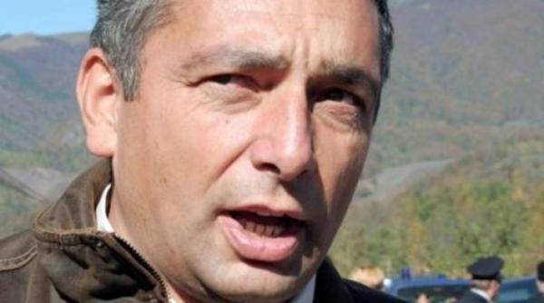 ce vis are romanul care a cumparat tot satul in care a copilarit