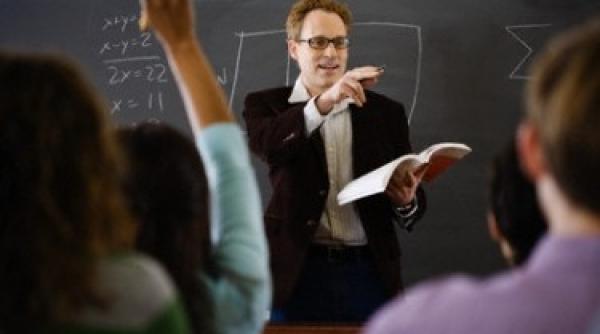 bancul zilei profesorul se cearta cu elevul la ora de desen