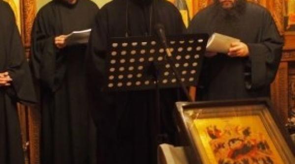 o fosta vedeta pro tv s a retras la manastire canta la slujbe foto