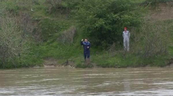 un tanar a fost ucis i aruncat intr un lac de acumulare