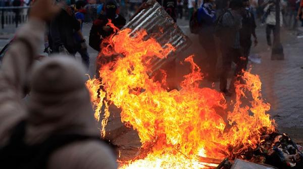 ciocniri intre fortele de ordine si manifestanti la caracas