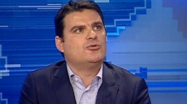 de ce spune radu tudor ca tariceanu a debutat foarte prost