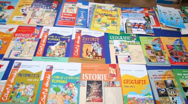 parin i de succes sunt manualele colare eficiente