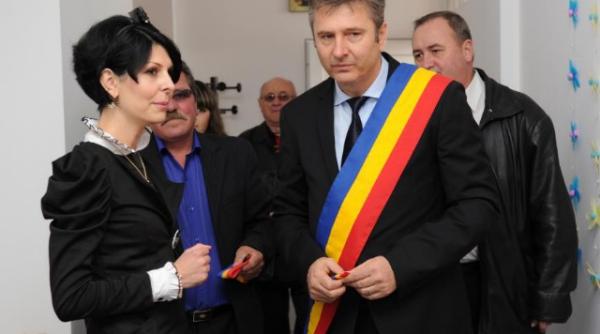 pandele a vrut sa ii dea replica lui mazare insa a fost desfiin at de weber i facut basist de badea