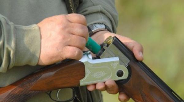 crima sau sinucidere un barbat a fost gasit impu cat in centrul capitalei