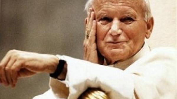 tanar omorat de crucea lui papa ioan paul al 2 lea