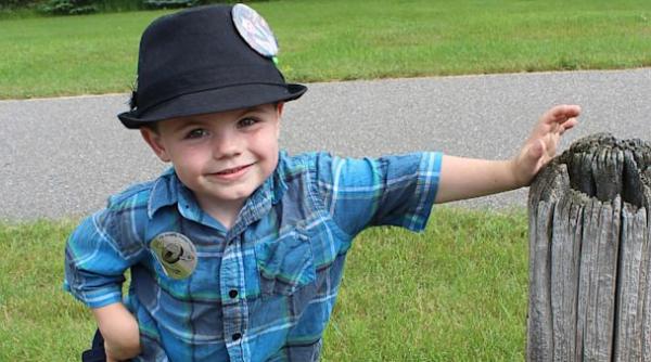 caz unic la doar 4 ani este primar in localitatea sa