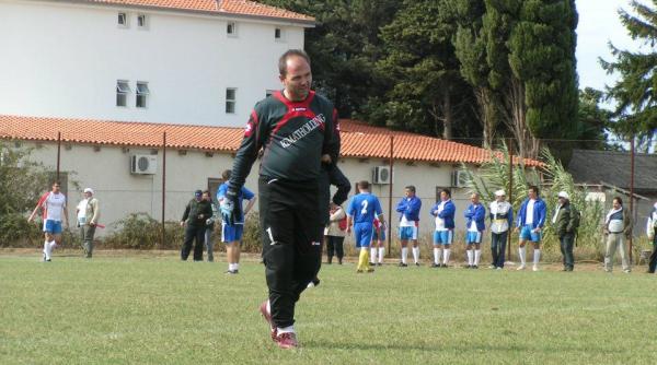 poveste de senza ie a unui roman la bbc i in new york times