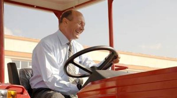 basescu inca o lovitura in cazul terenului de la nana