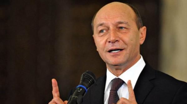 basescu fac apel la ponta sa nu mai terfeleasca csat
