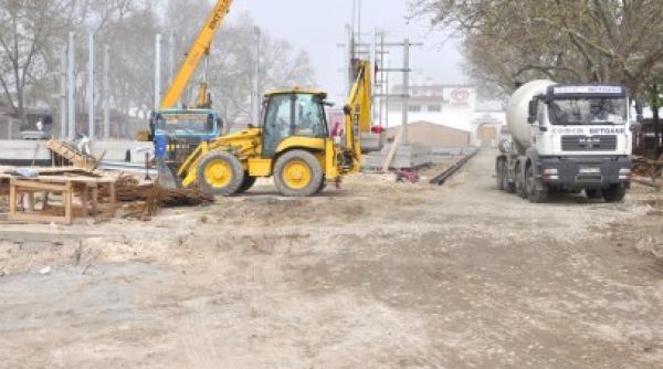 lucrarile de construc ie pe litoral pot continua i in sezon