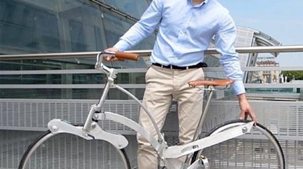 bicicleta care arata ca o umbrela foto