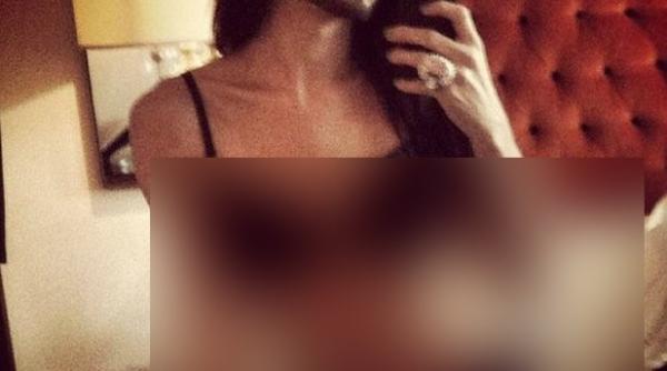 cum arata conchita wurst in costum de baie