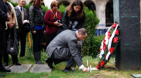 multa durere la parastasul lui corneliu coposu