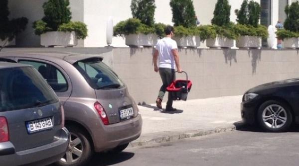 badea clipe emo ionante i a luat bebelu ul acasa foto