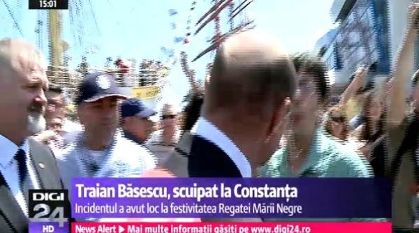 cine este barbatul care l a scuipat pe basescu