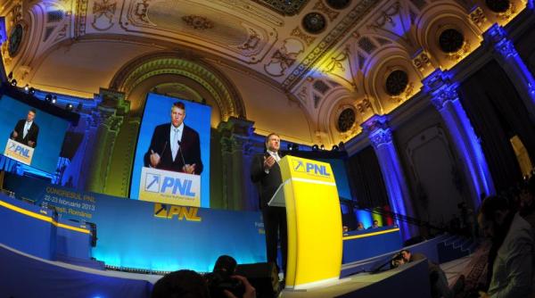 iohannis pus la zid ramane sa dovedeasca faptul ca e liberal