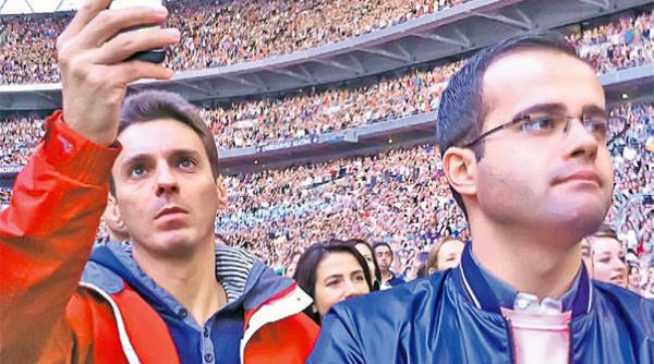 mircea badea a ras de mihai gadea de fa a cu toata lumea