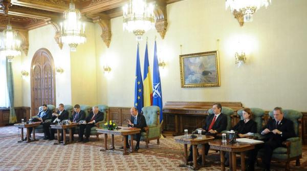 omul lui traian basescu atacat dur a dat cu rahat si s a ascuns