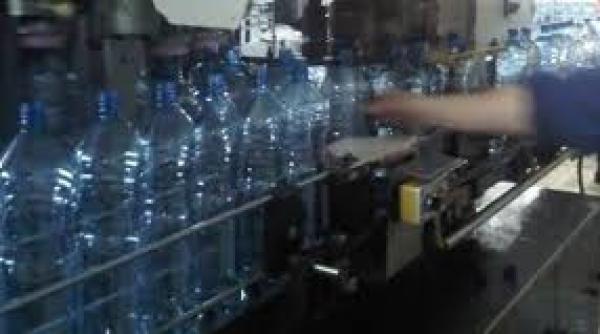 apa plata retrasa din magazine vezi ce scria pe etichete