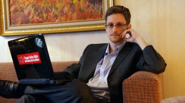 snowden a cerut in mod oficial azil in brazilia
