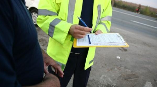 ef din poli ie sub control judiciar acuzat de furt luare i dare de mita