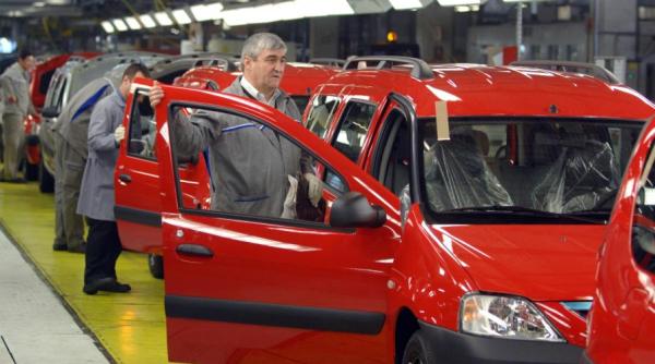 renault disperata ca angaja ii cumpara ma ini de la concuren a