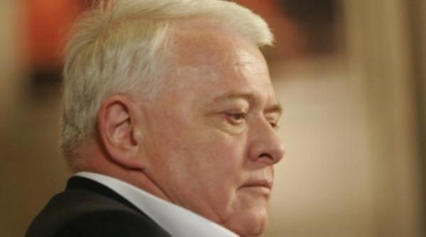 simbolul comunita ii gay oferit lui hrebenciuc aruncat la gunoi