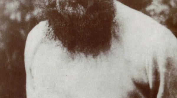 fantoma lui arsenie boca fotografiata imaginile despre care credincio ii cred ca sunt reale