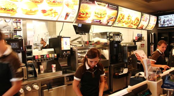 mcdonald s i marriott cauta romani pentru angajare in germania