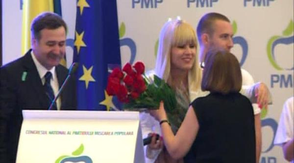 trandafiri ro ii pentru elena udrea la congresul pmp cine i a daruit