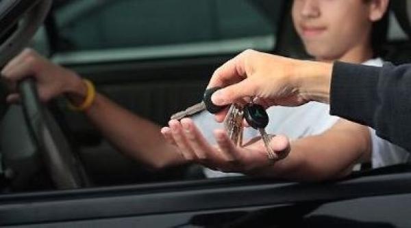 a lasat un minor sa conduca pentru el era beat 11 colegi au fost rani i