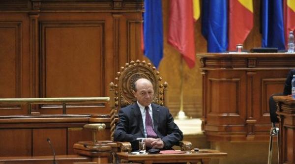 edin a solemna senat aniversarea a 150 de ani transformata in manifestare de infierare a lui basescu