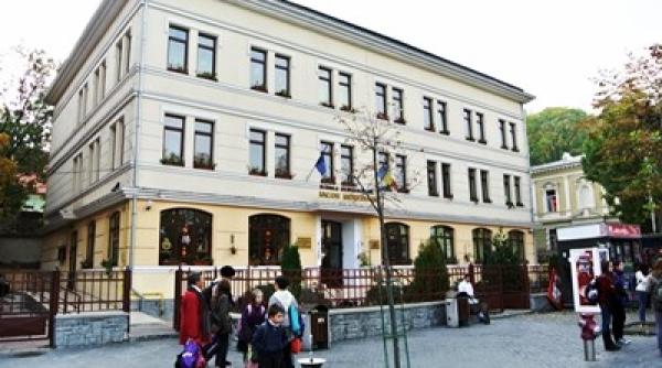 exclusiv noua moda la banchet absolven ii i i mananca coala