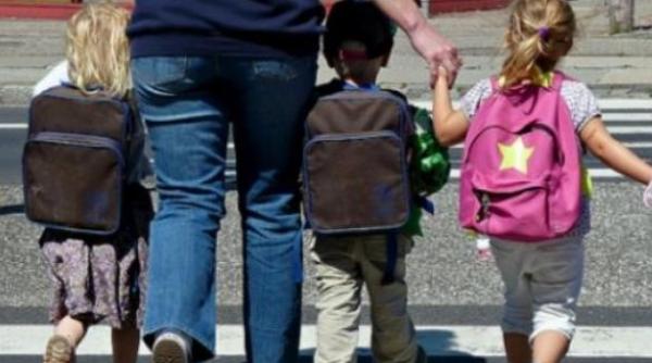 inca o zi libera pentru romani