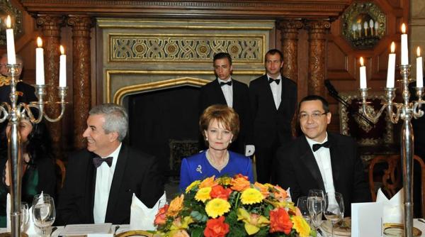 elegan a desavar ita la dineul oferit de casa regala in onoarea senatului