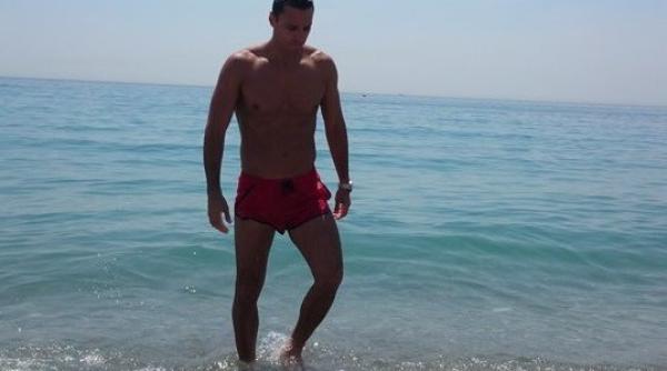 mircea badea dupa ce te dezbraci orice plaja va deveni pustie