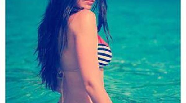 paula seling sexy in costum de baie