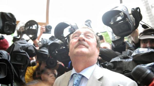 mircea basescu a recunoscut ca a primit banii